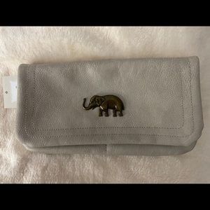 Elephant clutch